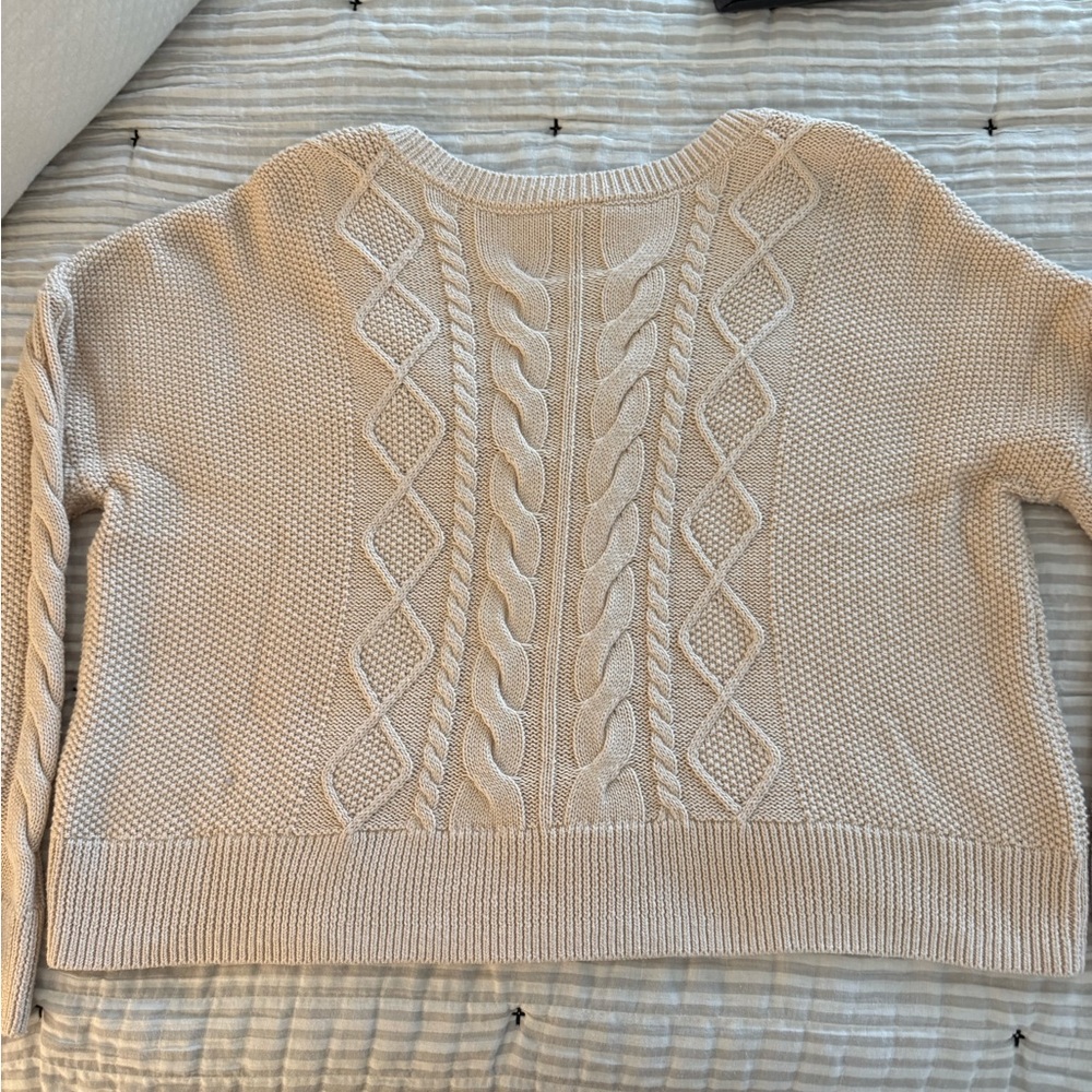 🚨 LAST CALL 🚨 Cropped Cable Pullover sweater perfect spring neutral
Size L - Picture 5 of 7